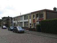 905458 Gezicht op de voorgevels van de woningen M. van Meelstraat 5-35 te Utrecht. De woningen zijn ontworpen door ...